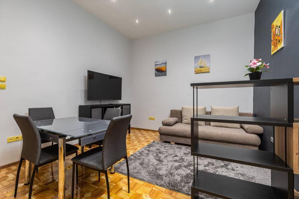 Bold Base Apartment Budapest Bagian luar foto