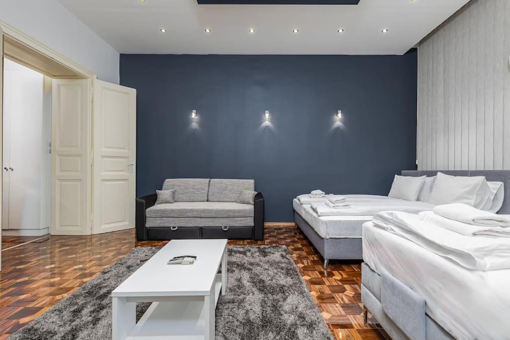Bold Base Apartment Budapest Bagian luar foto