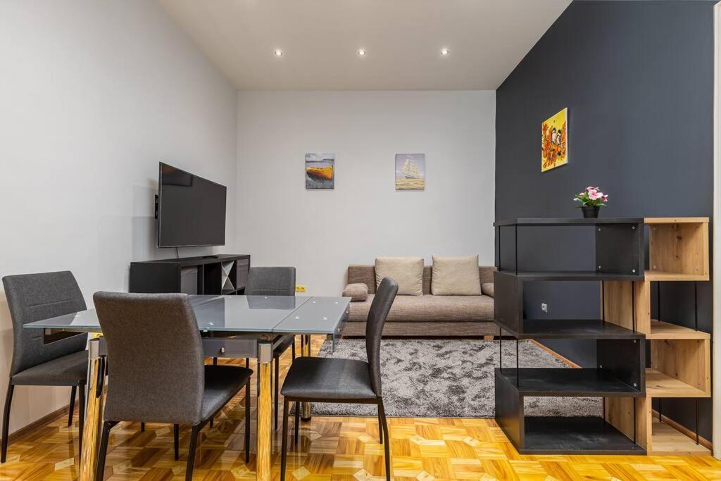 Bold Base Apartment Budapest Bagian luar foto